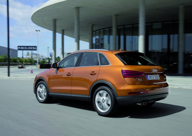 Audi Q3 2.0 TFSI 211 SE quattro Audi Q3 2.0 TFSI 211 SE quattro