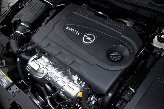 2012 Opel Insignia Focuses on Efficiency with New Engines 2012 Opel Insignia Focuses on Efficiency with New Engines
