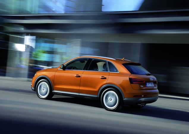 Audi Q3 2.0 TFSI 211 SE quattro Audi Q3 2.0 TFSI 211 SE quattro