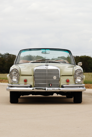 Mercedes-Benz 220 SE Cabriolet Mercedes-Benz 220 SE Cabriolet