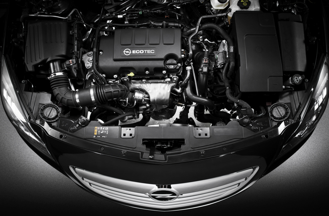 2012 Opel Insignia Focuses on Efficiency with New Engines 2012 Opel Insignia Focuses on Efficiency with New Engines