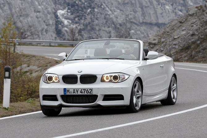 BMW 118i Cabrio SE (Dynamic) BMW 118i Cabrio SE (Dynamic)