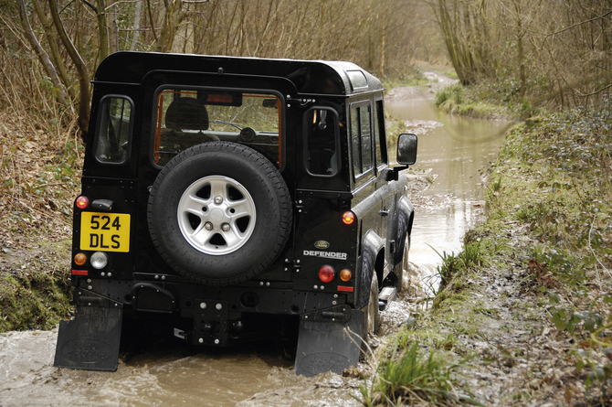 Land Rover Defender 110 2.5 TDi Hard Top Land Rover Defender 110 2.5 TDi Hard Top