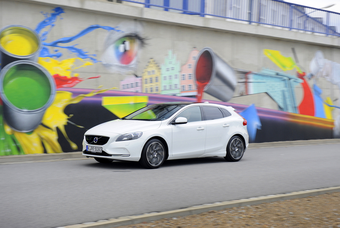 Der neue Volvo V40 You! basiert auf der Ausstattungslinie Kinetic Der neue Volvo V40 You! basiert auf der Ausstattungslinie Kinetic