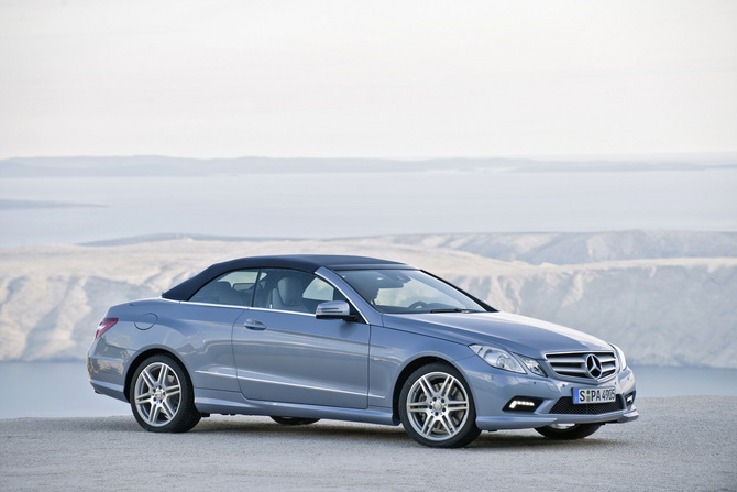 Mercedes-Benz E 220 CDI BlueEFFICIENCY Cabriolet Mercedes-Benz E 220 CDI BlueEFFICIENCY Cabriolet