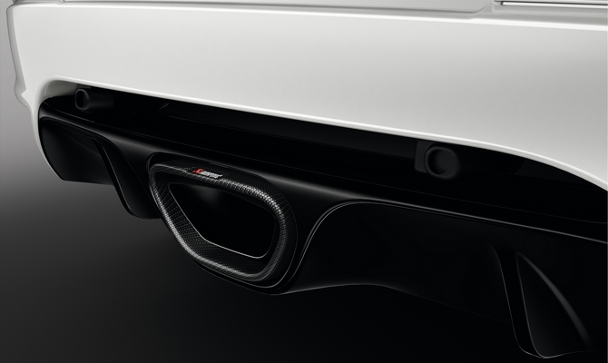 Detail of the rear exhaust of the Mégane Renaultsport 275 Trophy-R Detail of the rear exhaust of the Mégane Renaultsport 275 Trophy-R