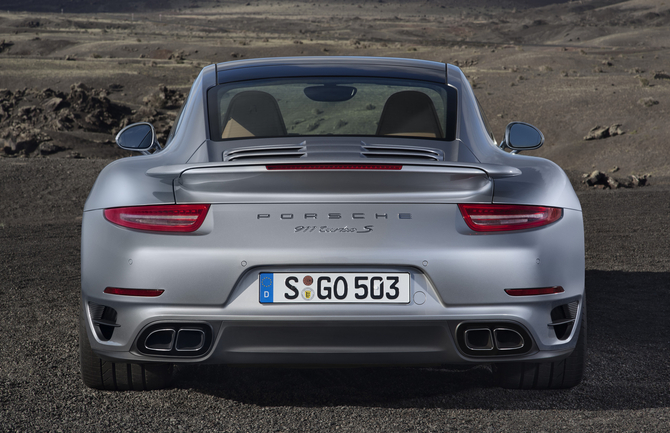 ...e o novo 911 Turbo S 229.183 euros ...e o novo 911 Turbo S 229.183 euros