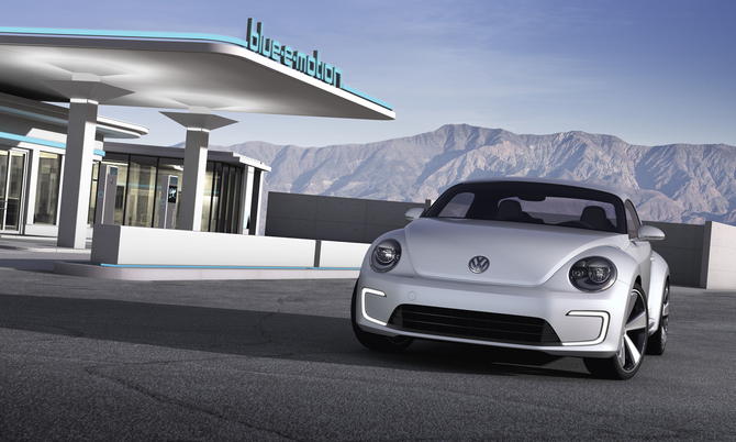 VW electrifies NAIAS with E-Bugster and Jetta Hybrid VW electrifies NAIAS with E-Bugster and Jetta Hybrid