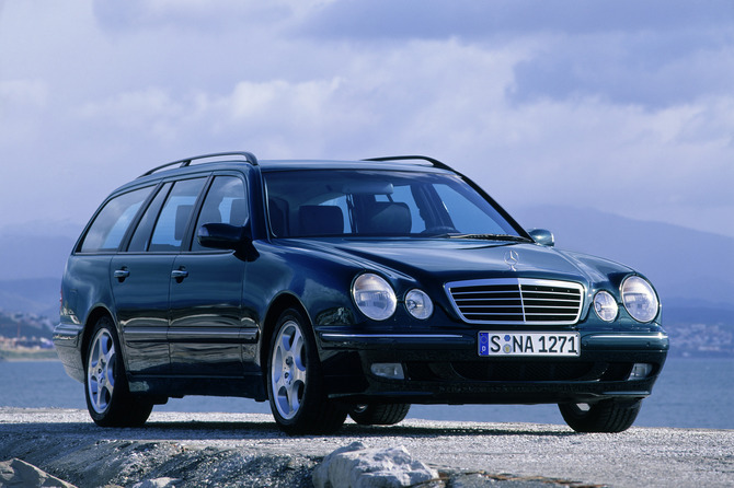 Mercedes-Benz E 230 Station Wagon Mercedes-Benz E 230 Station Wagon
