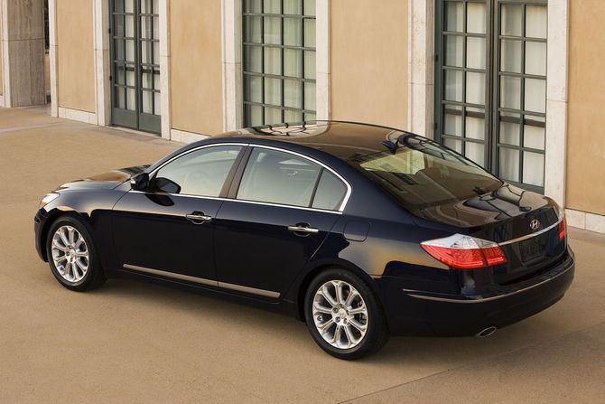 Hyundai Genesis V6 (US) Hyundai Genesis V6 (US)