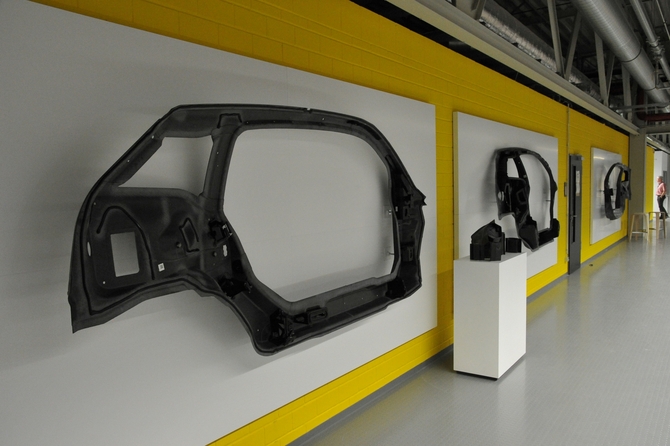 A produção do carro utiliza quase 100% de energia renovável A produção do carro utiliza quase 100% de energia renovável