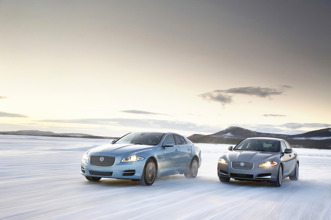 A Jaguar testou os carros no círculo polar ártico A Jaguar testou os carros no círculo polar ártico