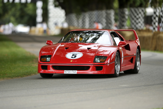 Ao longo da sua produção o F40 era o Ferrari mais potente, mais caro e mais rápido à venda Ao longo da sua produção o F40 era o Ferrari mais potente, mais caro e mais rápido à venda