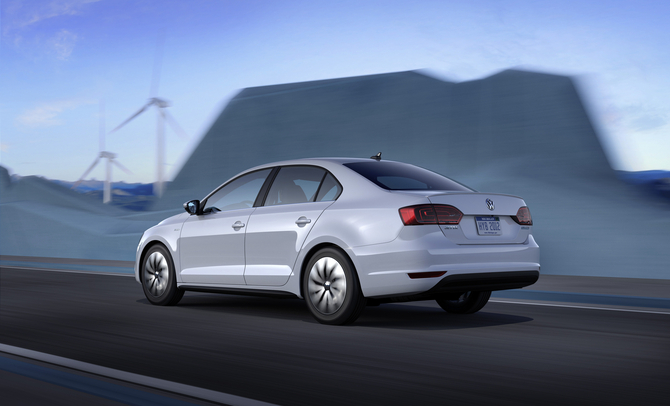 VW electrifies NAIAS with E-Bugster and Jetta Hybrid VW electrifies NAIAS with E-Bugster and Jetta Hybrid