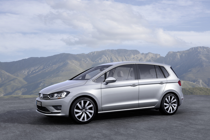 La Golf Sportsvan est la troisième version de carrosserie Golf suivant l’architecture technologique de la plateforme transversale modulaire La Golf Sportsvan est la troisième version de carrosserie Golf suivant l’architecture technologique de la plateforme transversale modulaire