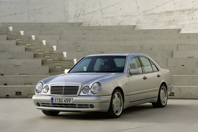 Mercedes-Benz E 50 AMG Mercedes-Benz E 50 AMG