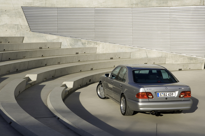 Mercedes-Benz E 50 AMG Mercedes-Benz E 50 AMG