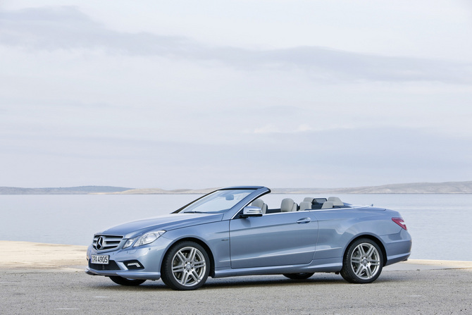 Mercedes-Benz E 200 CGI BlueEFFICIENCY Cabriolet Mercedes-Benz E 200 CGI BlueEFFICIENCY Cabriolet