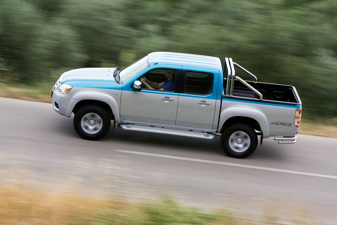 Mazda BT-50 Cabine Dupla 4x2 Active Mazda BT-50 Cabine Dupla 4x2 Active