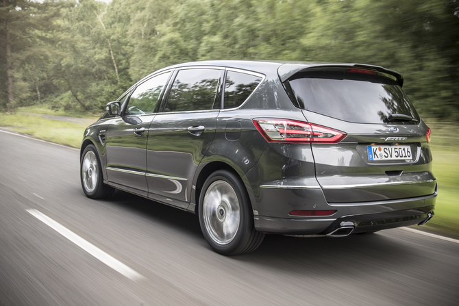 Ford S-Max Vignale 2.0 Ecoboost Titanium Ford S-Max Vignale 2.0 Ecoboost Titanium