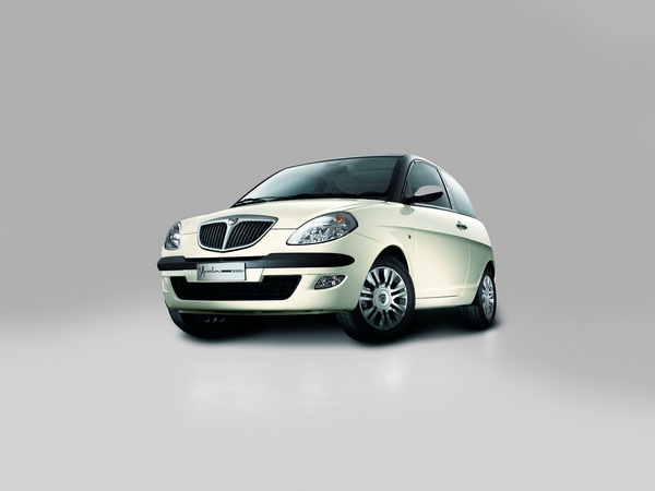 Lancia Ypsilon Sport MomoDesign 1.3 JTD 105cv Lancia Ypsilon Sport MomoDesign 1.3 JTD 105cv