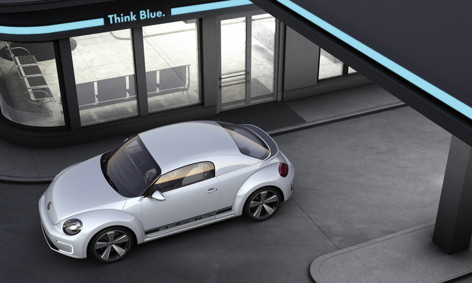 VW electrifies NAIAS with E-Bugster and Jetta Hybrid VW electrifies NAIAS with E-Bugster and Jetta Hybrid