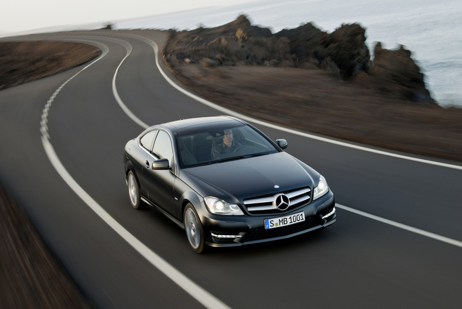 Mercedes-Benz C 250 BlueEFFICIENCY Coupé Mercedes-Benz C 250 BlueEFFICIENCY Coupé