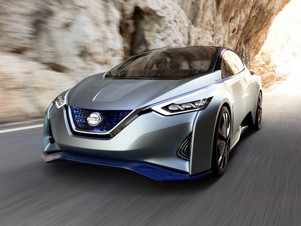 IDS offers two cabin layouts, depending if the driver opts for conventional driving or autonomous mode IDS offers two cabin layouts, depending if the driver opts for conventional driving or autonomous mode