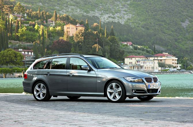 BMW 320i Touring Edition Lifestyle BMW 320i Touring Edition Lifestyle