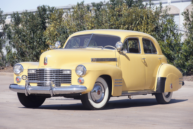 Cadillac Series 62 Five-Passenger Touring Sedan Cadillac Series 62 Five-Passenger Touring Sedan