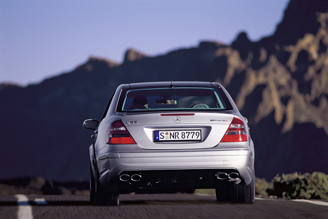 Mercedes-Benz E 55 AMG Mercedes-Benz E 55 AMG