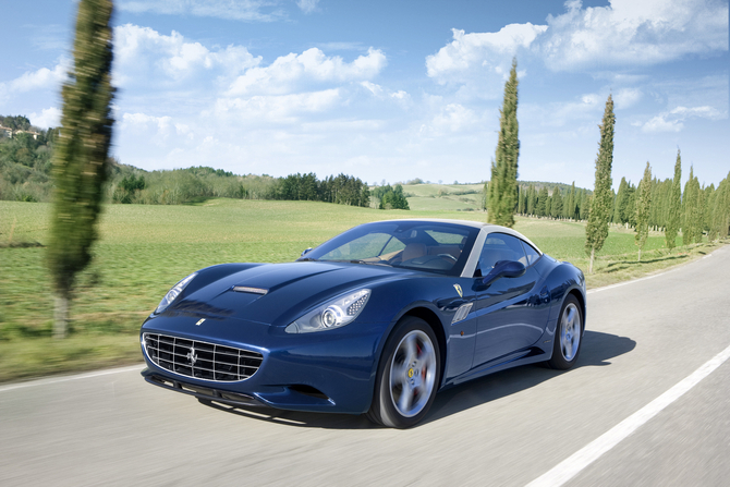 Ferrari em Genebra com um California mais leve e mais potente Ferrari em Genebra com um California mais leve e mais potente