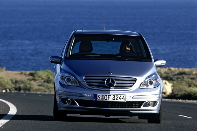 Mercedes-Benz B 200 Mercedes-Benz B 200