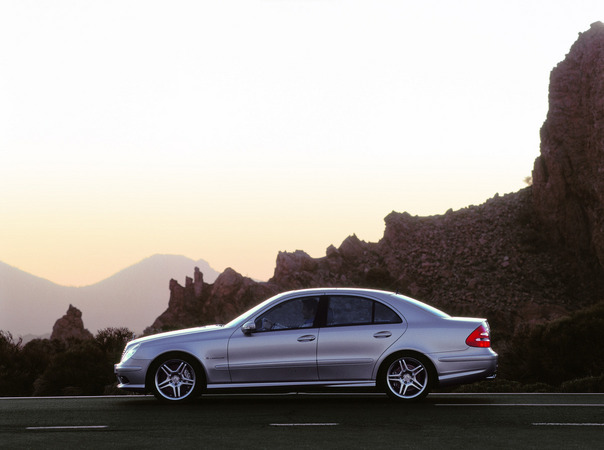 Mercedes-Benz E 55 AMG Mercedes-Benz E 55 AMG