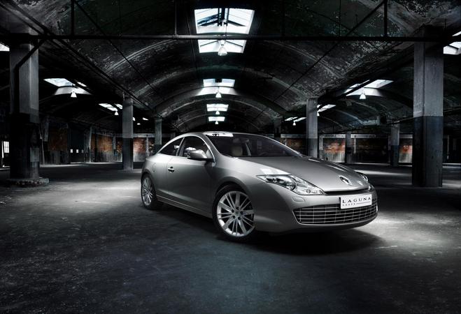 Renault Laguna Coupe 2.0 dCi 150 Dynamique TomTom Renault Laguna Coupe 2.0 dCi 150 Dynamique TomTom