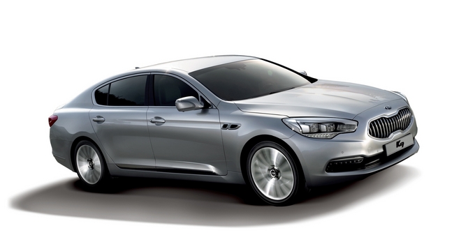 Modelo vai ser vendido com uma opção V6 e outra V8 Modelo vai ser vendido com uma opção V6 e outra V8