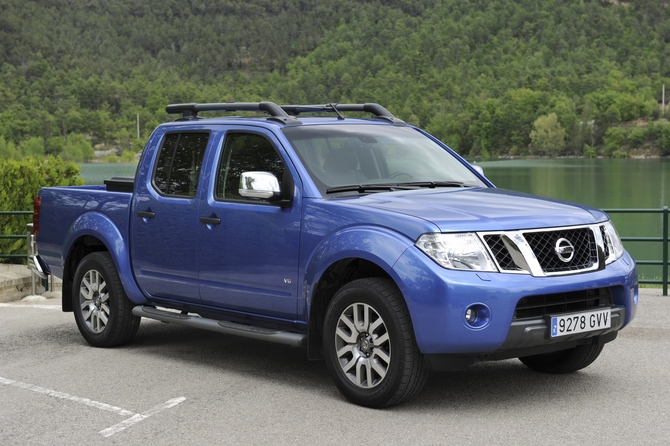Nissan Navara 2.5 dCi Double Cab Acenta Nissan Navara 2.5 dCi Double Cab Acenta