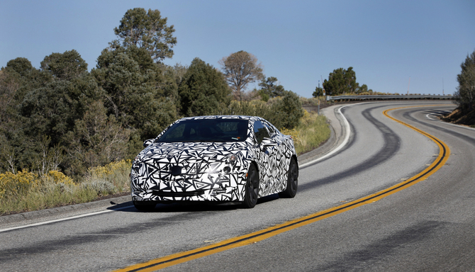 Cadillac continua a lançar teasers do ELR apesar de já o ter apresentado anteriormente sem camuflagem Cadillac continua a lançar teasers do ELR apesar de já o ter apresentado anteriormente sem camuflagem