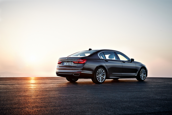 The range of the new 7 Series will include three engines and even a hybrid plug-in version The range of the new 7 Series will include three engines and even a hybrid plug-in version
