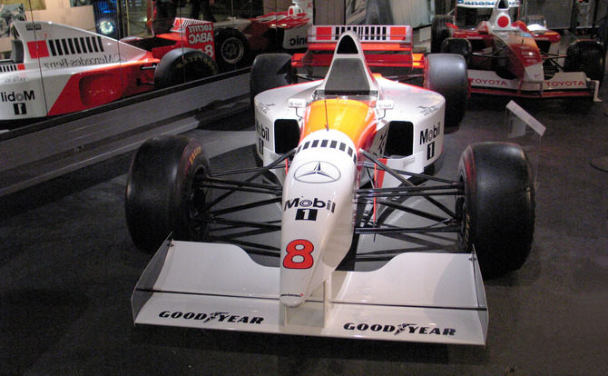 McLaren MP4/10 McLaren MP4/10