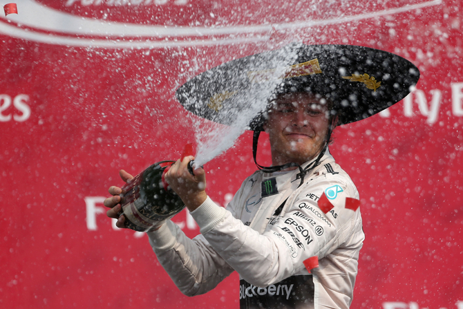 No regresso da Fórmula 1 ao México, 23 anos depois, foi a Nico Rosberg que coube festejar a vitória No regresso da Fórmula 1 ao México, 23 anos depois, foi a Nico Rosberg que coube festejar a vitória