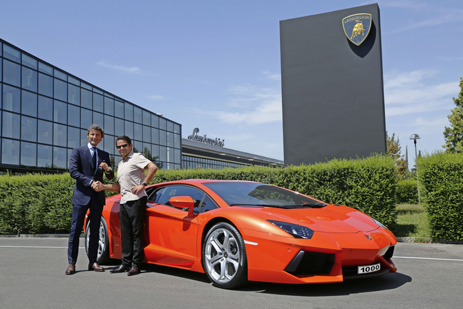 O milionésimo Aventador vai fazer parte da garagem do arquiteto alemão Hans Scheidecker O milionésimo Aventador vai fazer parte da garagem do arquiteto alemão Hans Scheidecker