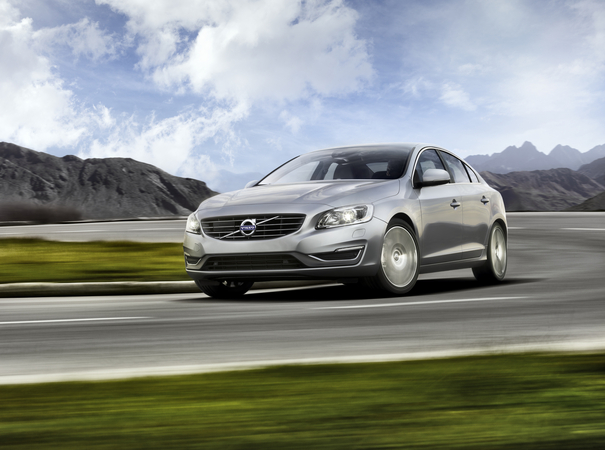 Le système Active High Beam Control sera proposée sur les Volvo S60, V60 et XC60 à partir du printemps 2013. Le système Active High Beam Control sera proposée sur les Volvo S60, V60 et XC60 à partir du printemps 2013.