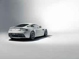 Aston Martin Vantage GT4