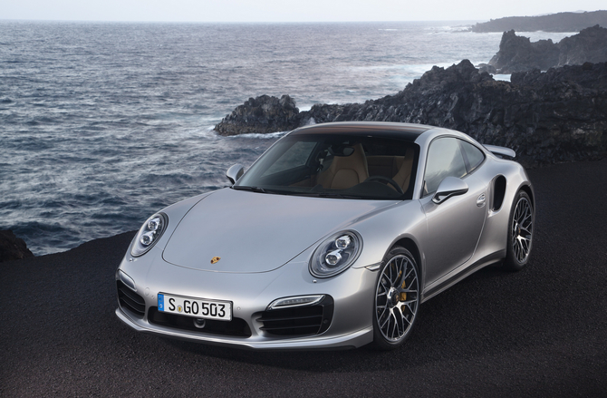 The active front spoiler moves in three positions The active front spoiler moves in three positions