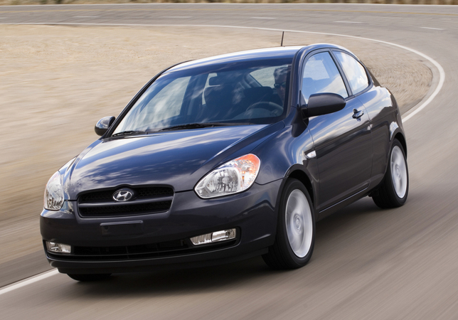 Hyundai Accent SE 3-Door Hyundai Accent SE 3-Door
