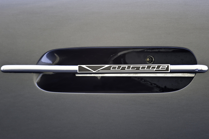 Aston Martin DB6 Vantage Aston Martin DB6 Vantage
