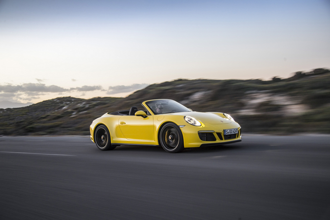 Porsche 911 Carrera 4 GTS Cabriolet PDK Porsche 911 Carrera 4 GTS Cabriolet PDK