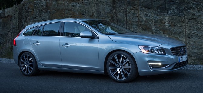 Volvo V60 D2 Kinetic Eco Powershift Volvo V60 D2 Kinetic Eco Powershift