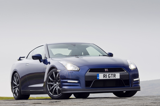 Nissan GT-R Coupe 3.8 V6 Nissan GT-R Coupe 3.8 V6